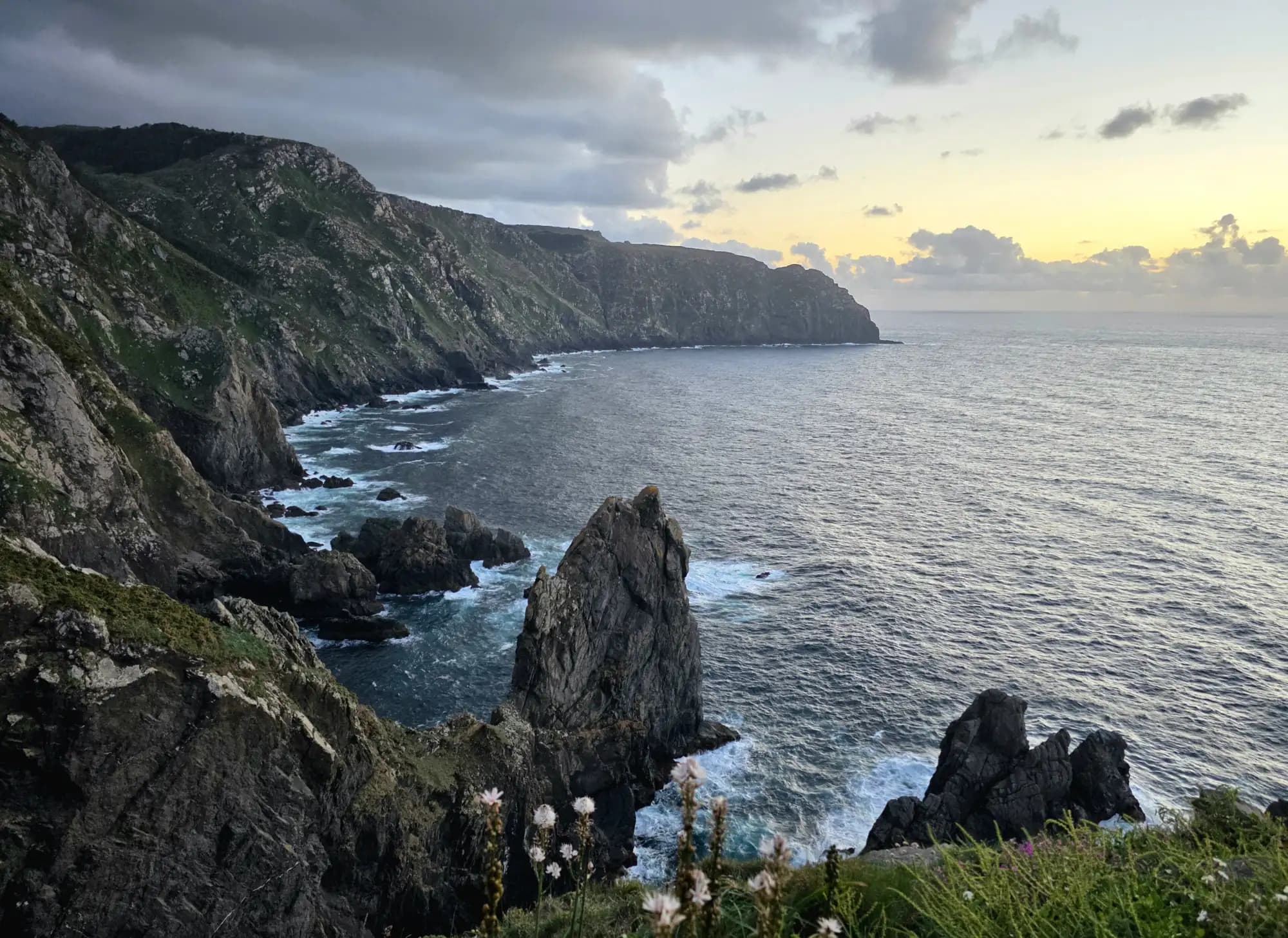 Acantilados de Cabo Ortegal al atardecer, los más altos del Atlántico europeo
